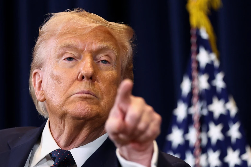 Трамп заявил, что американские гиганты автопрома начнут производить оружие.