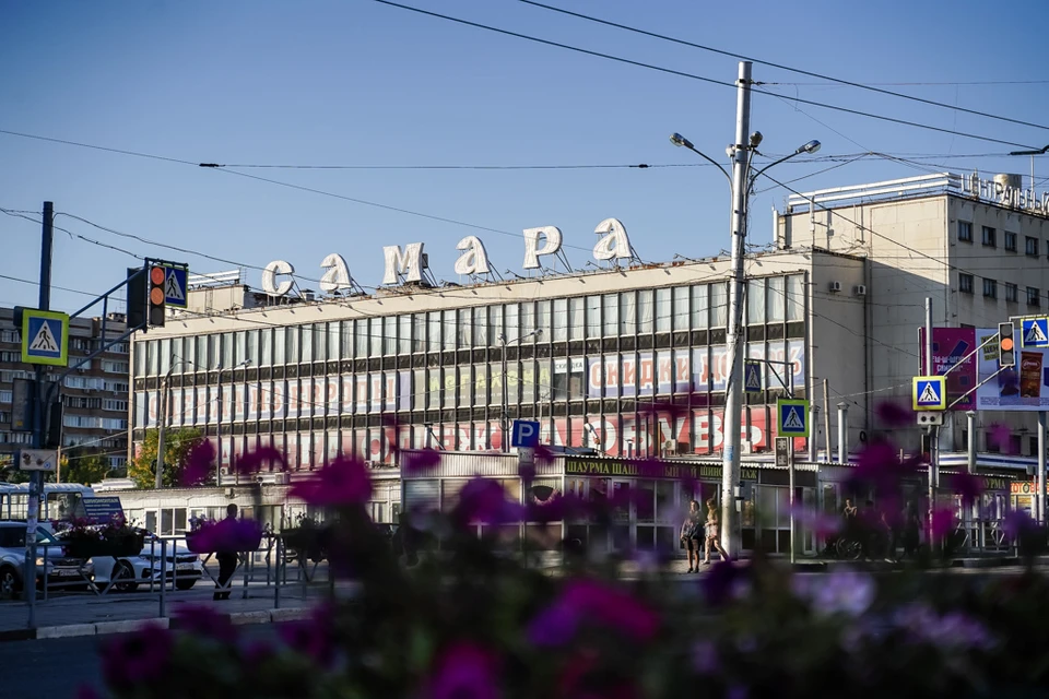 ЦУМ "Самара" был открыт в октябре 1967 года.