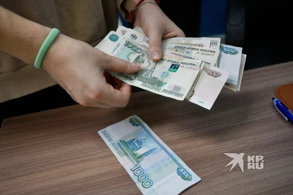 Пищеблок выплатит по 50 и 40 тысяч рублей отравившимся ученицам.
