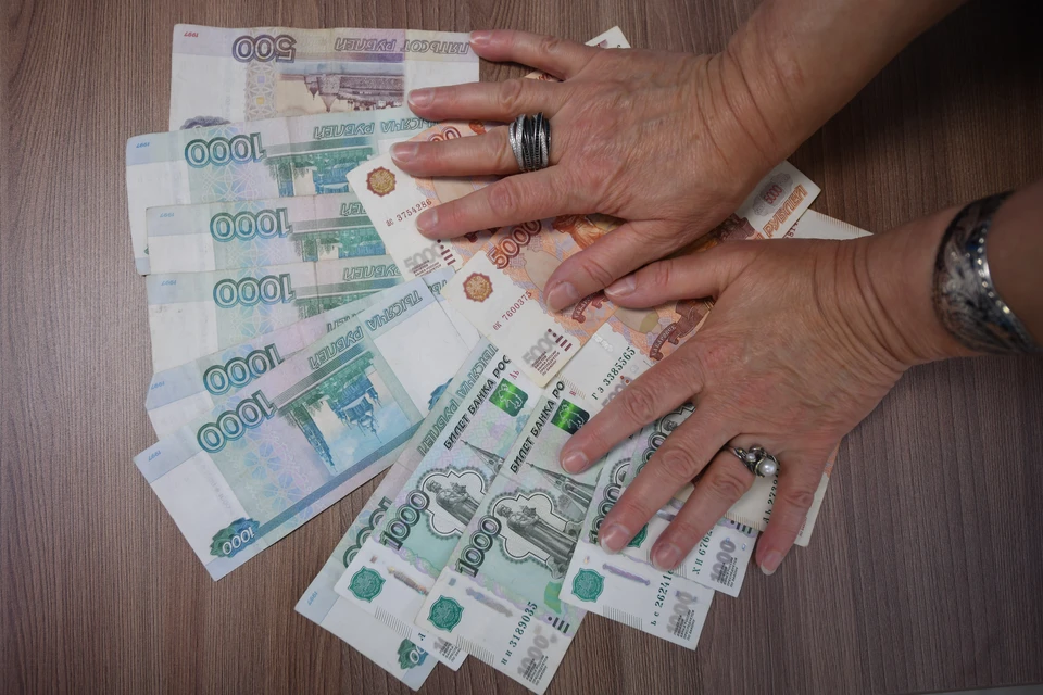 Банки ЕАЭС ввели комиссии за внесение наличных рублей