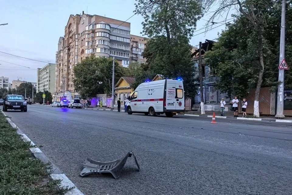 Водитель внедорожника снес пешехода на огромной скорости.