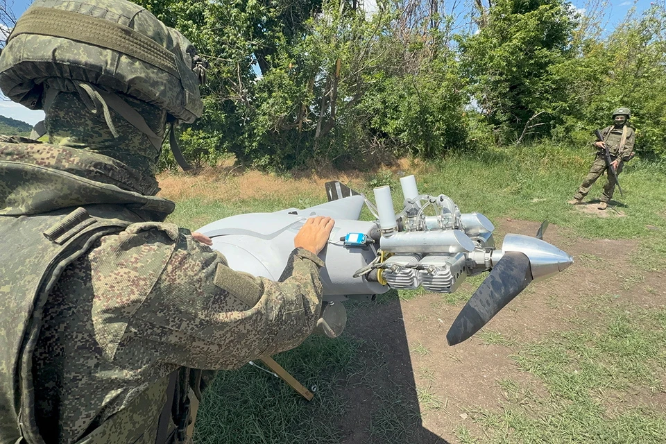 Подготовка к запуску беспилотника БМ-70