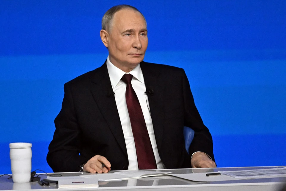 Путин провел совещание с Совбезом РФ о развитии Калининградской области