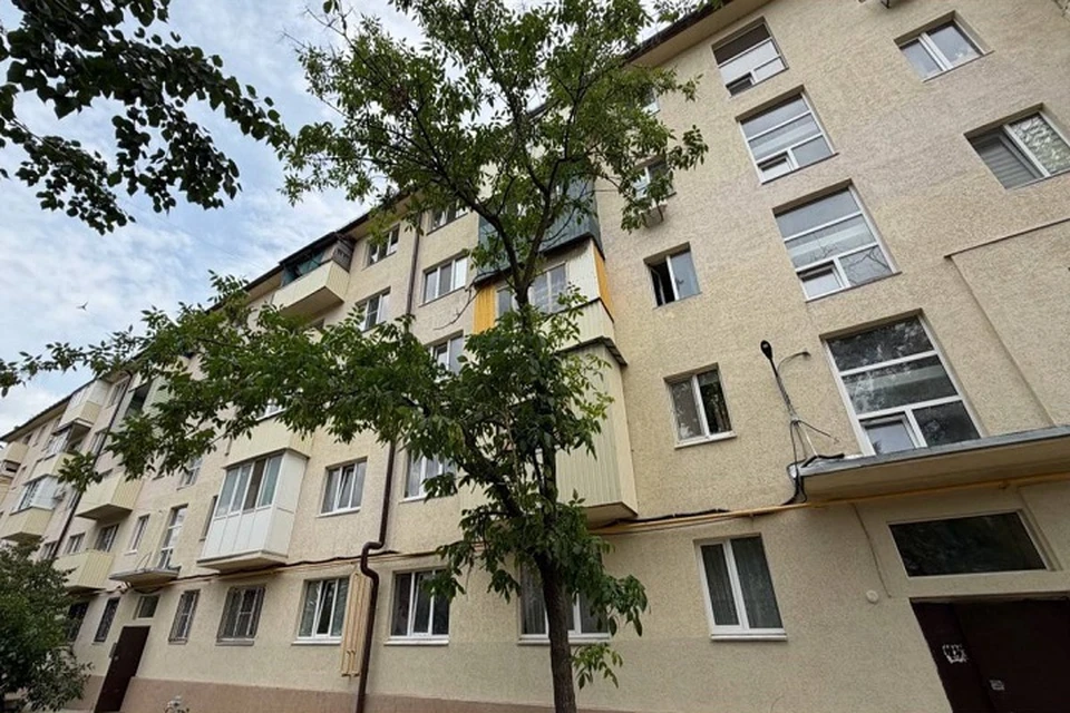 В Мариуполе завершают восстановление дома на проспекте Металлургов. Фото: «РКС-НР»