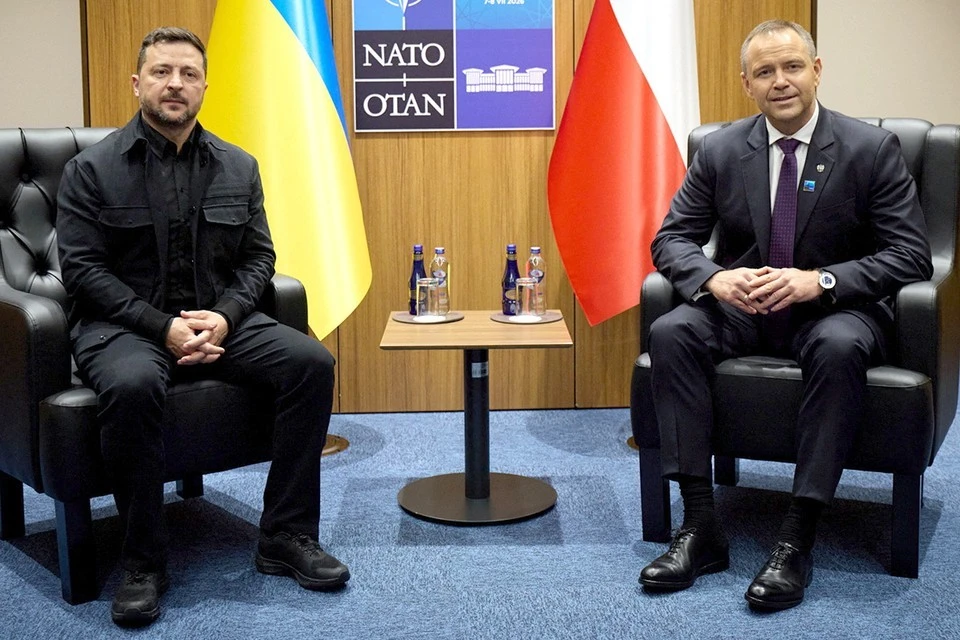 Президент Польши Навроцкий лишил Зеленского ордена Белого орла