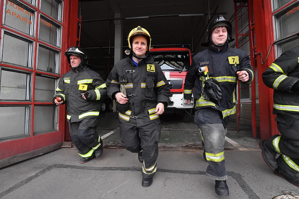 О пожаре заявка поступила в 19.28, сразу же на место выехали сотрудники МЧС