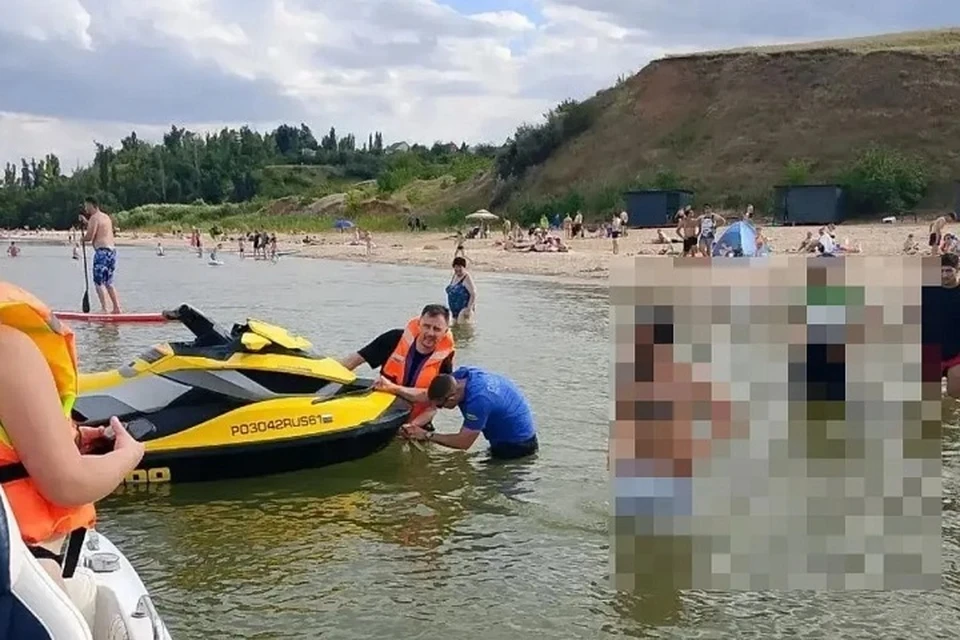 Детей в целости и сохранности доставили на берег. Фото: ДПЧС РО (ПСС ВВ ТМ)