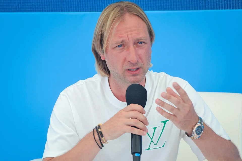 Плющенко заявил, что соревнования в Кирове не способствуют развитию фигуристов.