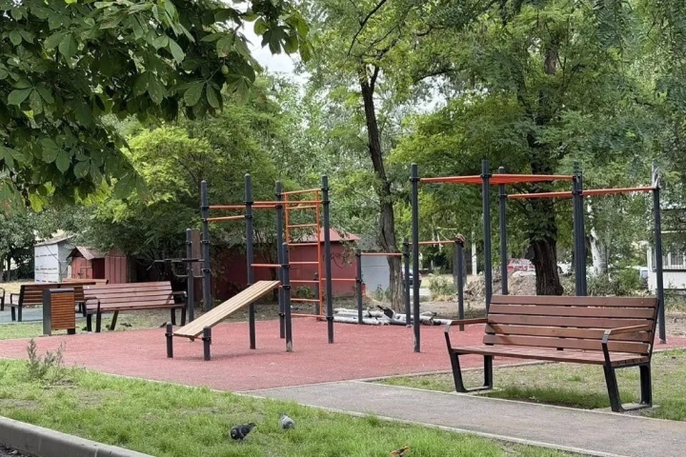 В Мариуполе завершается благоустройство дворов на проспекте Металлургов. Фото: Минстрой России