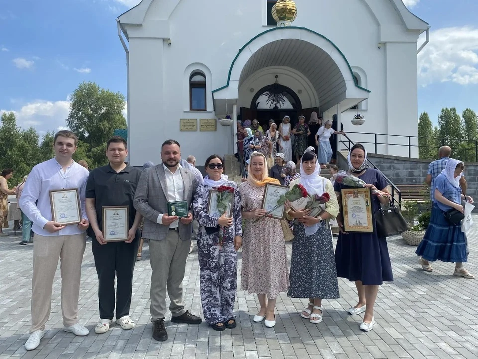 Денис Французов награждён медалью блаженного Андрея Симбирского II степени за вклад в развитие больничного служения. ФОТО: минздрав УО