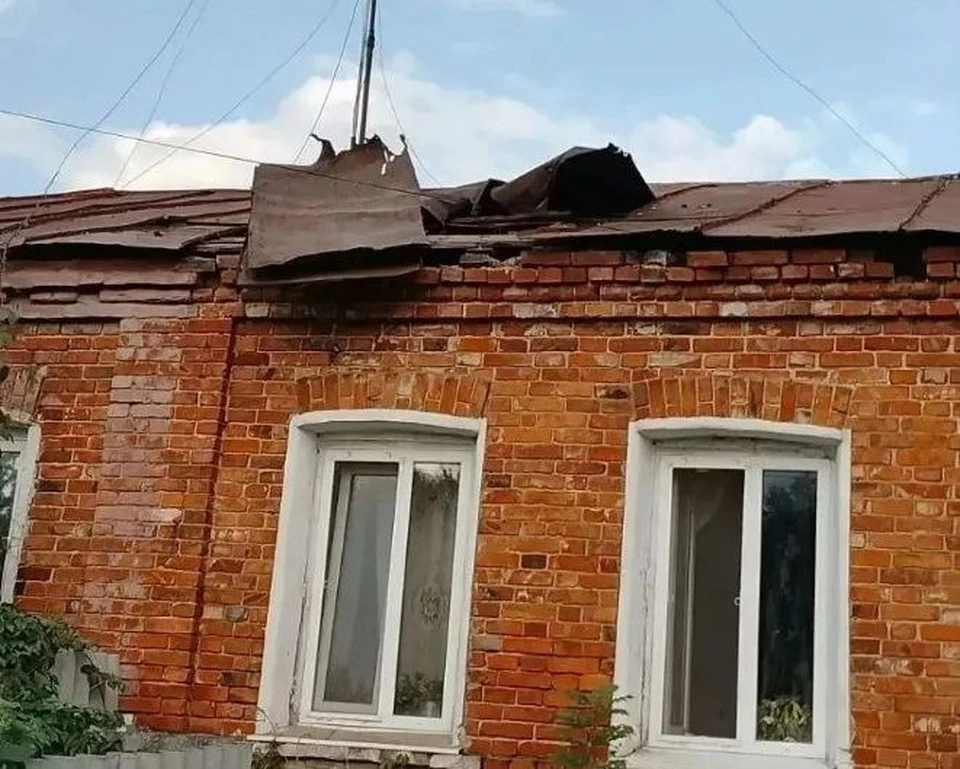 После атаки дронов ВСУ повреждены частные дома, транспорт и социальные объекты