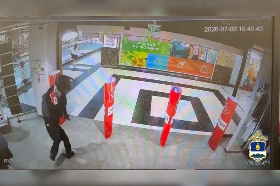 В Улан-Удэ 16-летний парень украл из магазина одежду и подарил друзьям