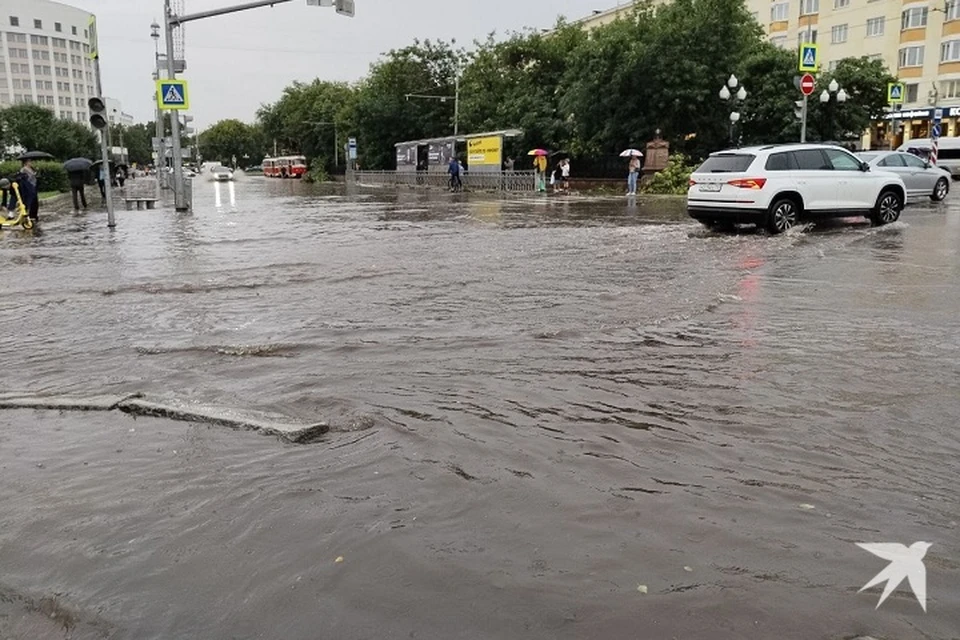 Центр Екатеринбурга затопило