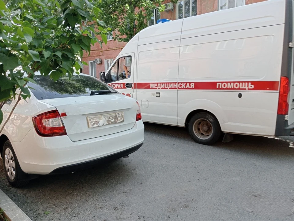 Женщине медики оказали помощь на месте, она отказалась от госпитализации