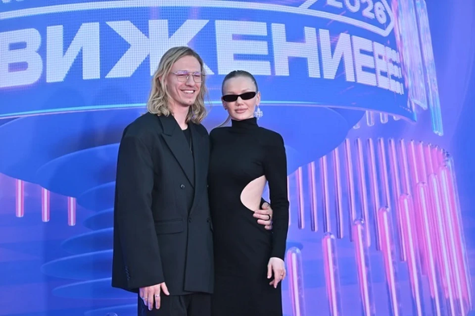 Матвей Сафонов и его нынешняя жена.
