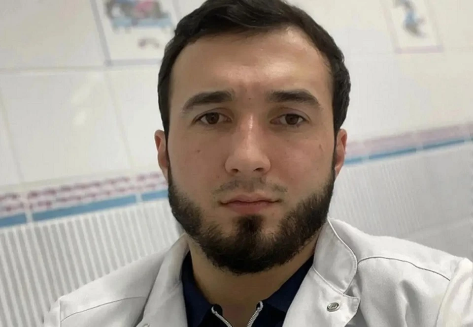 Оториноларинголог Нурислан Магомедов успешно завершил обучение в ординатуре, владеет современными методами диагностики и лечения заболеваний лор-органов.
