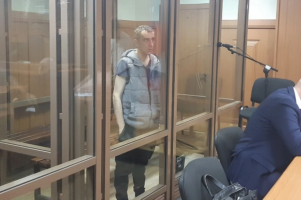 В этот раз подсудимый был явно напуган. Возможно вызовом в суд именно этого свидетеля.