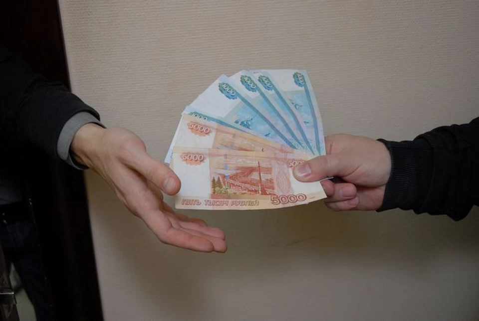 Пенсионер из Тулы отдал курьеру мошенников более полутора миллиона рублей