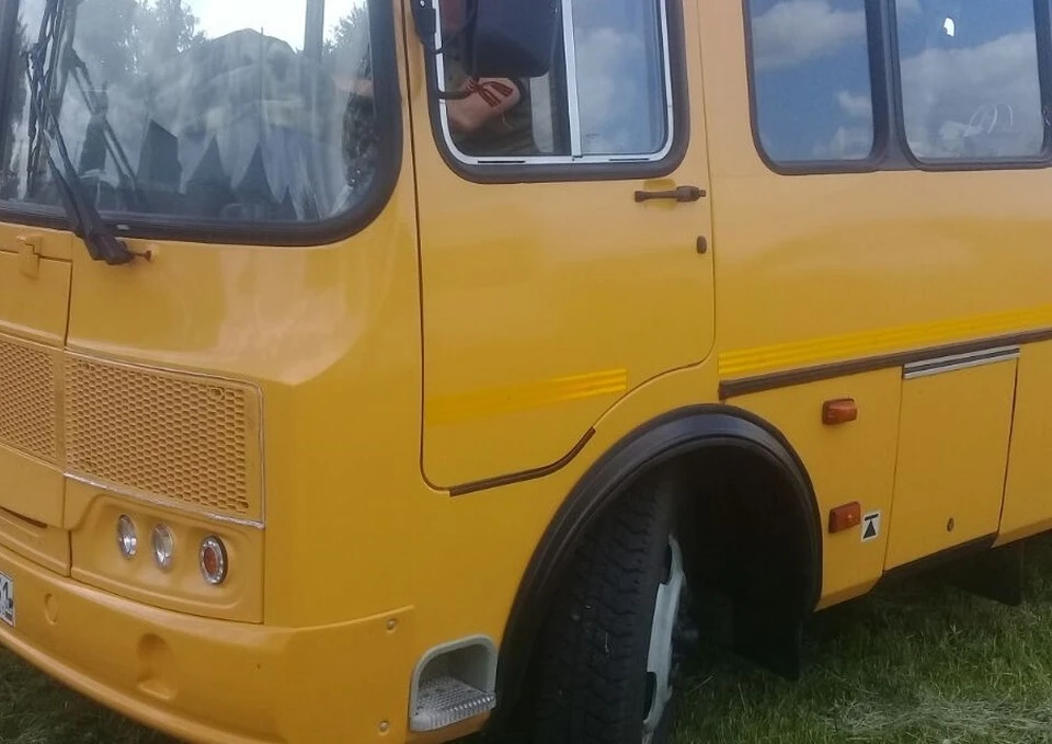 В поселке Красная Яруга поврежден автобус.