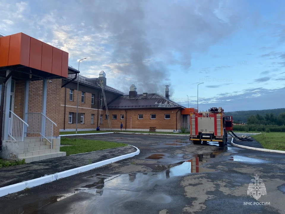 Пациентов из больницы села Шелехово перевели в районную после пожара Фото: МЧС Иркутской области