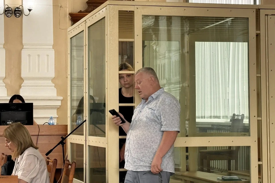 Сегодня Катя вновь была в темной одежде и с грустным видом.