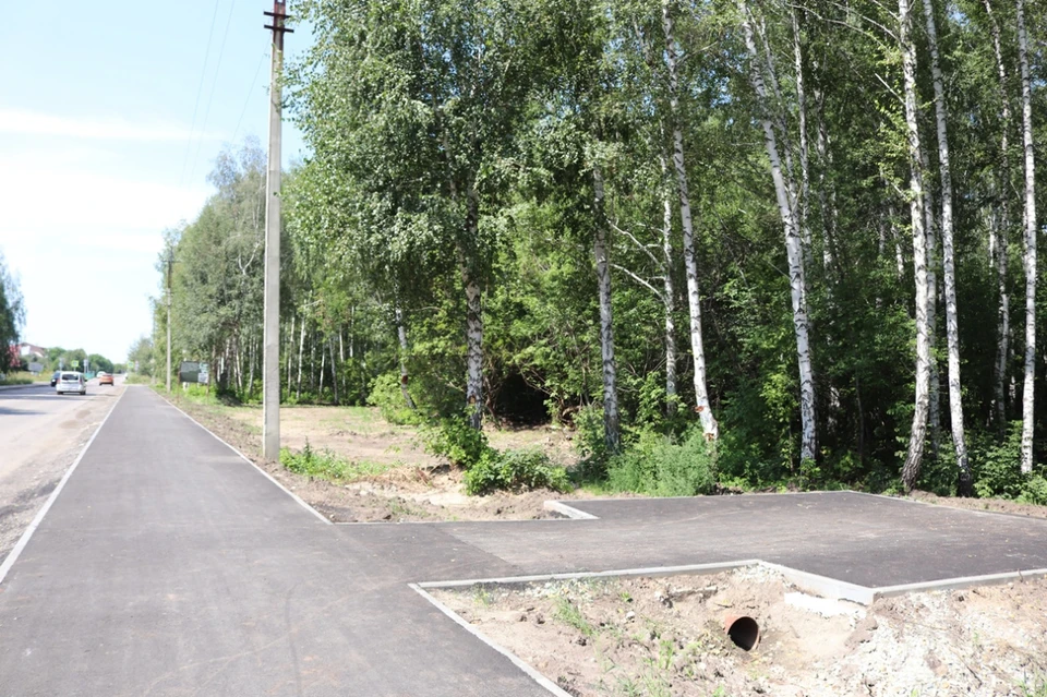 Дальше установят лавочки и урны