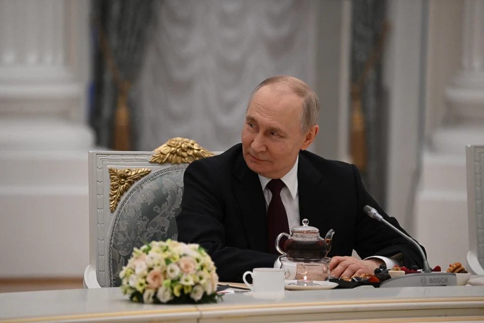 Путин отметил мужество строителей в Донбассе и Новороссии