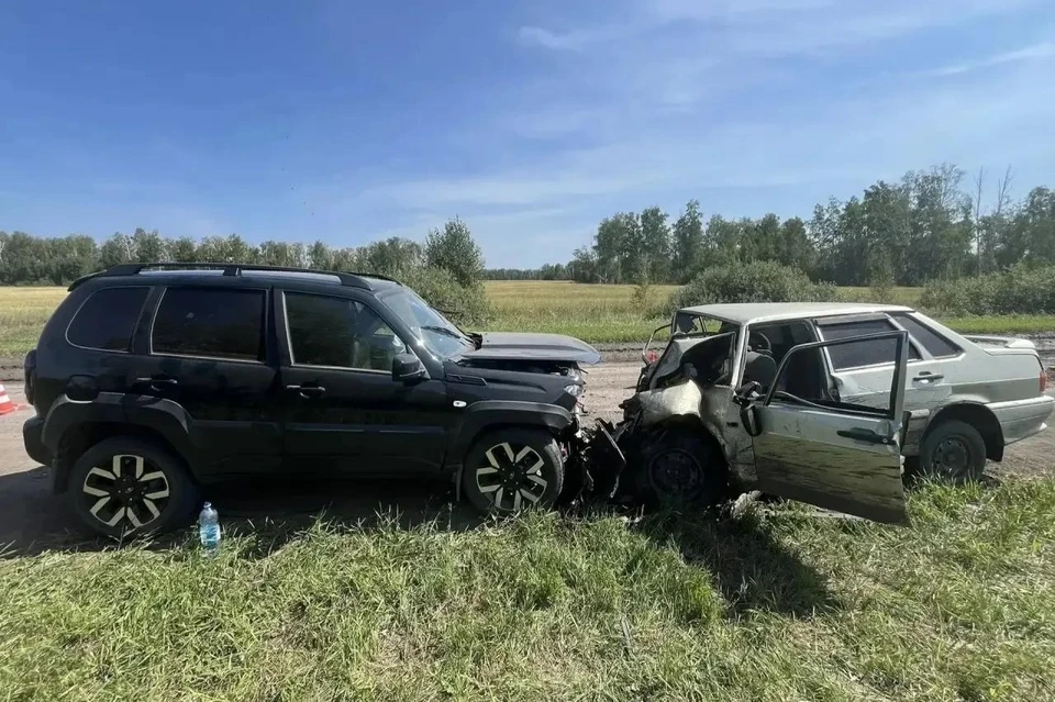 Погибший водитель выехал на полосу для встречного движения. Фото: УМВД России по Омской области