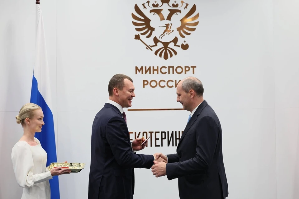 Министр спорта Михаил Дегтярев встретился с губернатором Денисом Паслером. Фото: канал Михаила Дегтярева