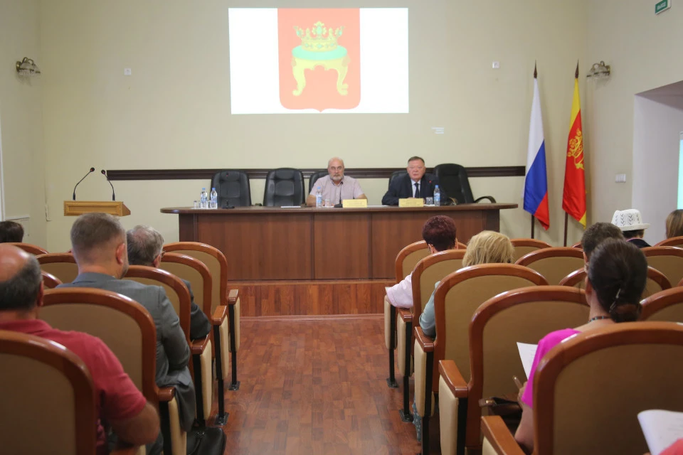 В мероприятии приняли участие депутаты Тверской городской Думы, сотрудники администрации города, представители общественности. Фото: ТГД