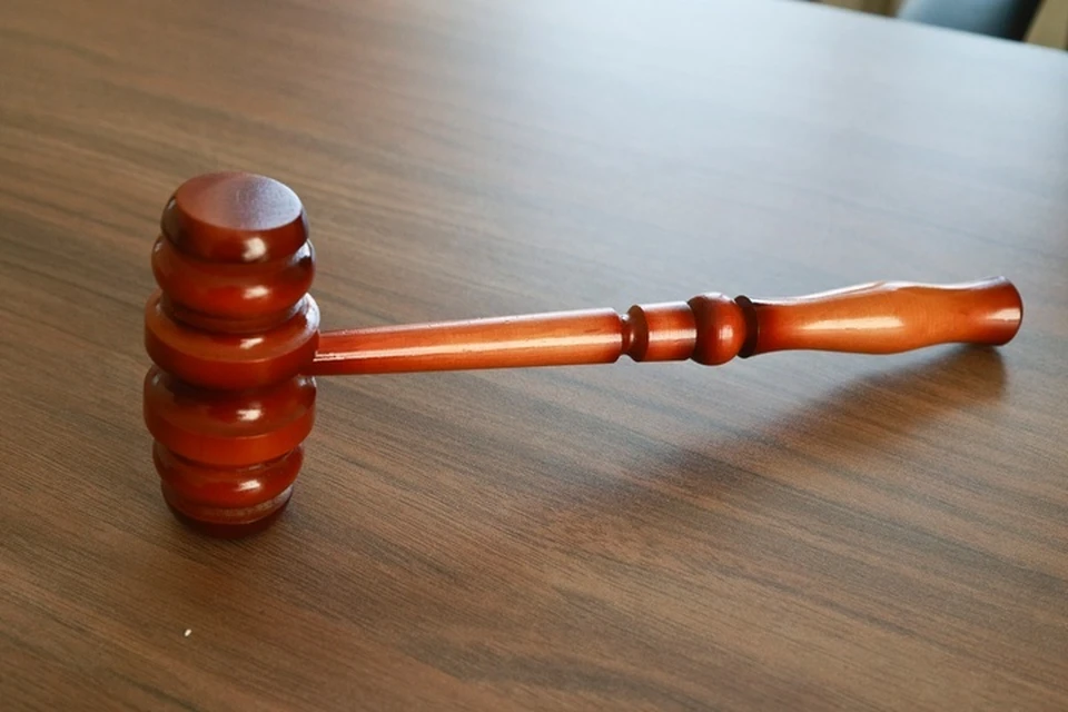 Суд в Троицке оштрафовал продавщицу за публичную демонстрацию нацистской символики