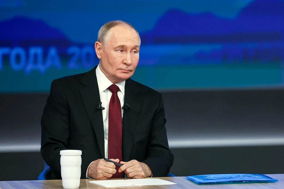 Путин шутливо ответил «караул» на просьбу Ковальчука сказать ещё слово в докладе