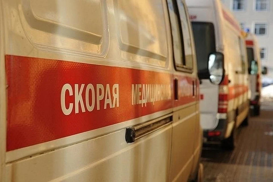 В Приморье водитель внедорожника врезался в отбойник и получил травмы