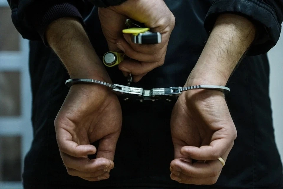 В Кирове задержали находящегося в розыске за серию краж молодого человека