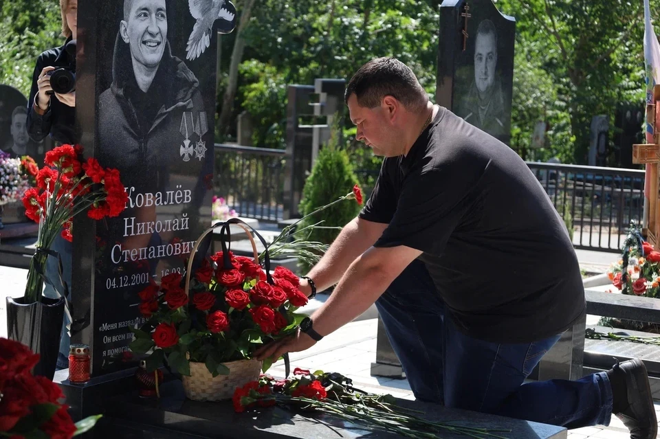 В Республике почтили память погибших волонтеров Народного фронта. Фото: НФ