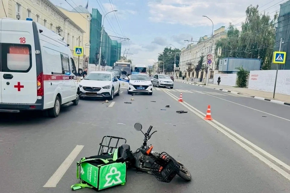 Доставщик погиб в центре Рязани, столкнувшись с «Опелем».