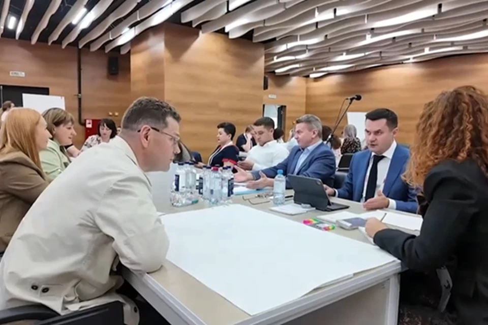Внедрение бережливых подходов позволит не только оптимизировать внутренние процессы и сократить издержки, но и освободить ресурс руководителей для решения важных задач. Фото: max.ru/PushilinDenis