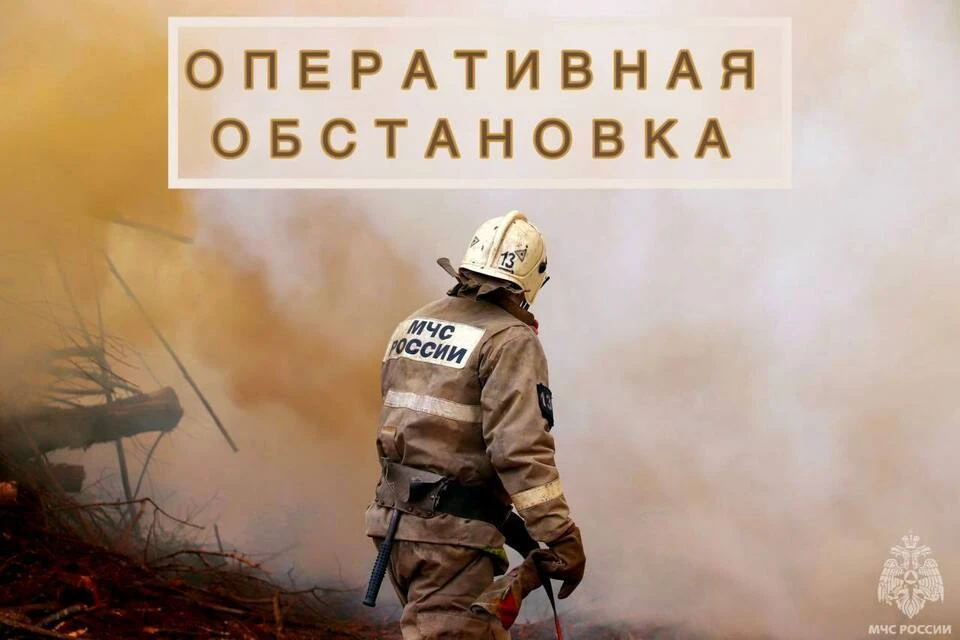 Также бойцы выезжали на два ДТП. Фото: МЧС Тверской области.