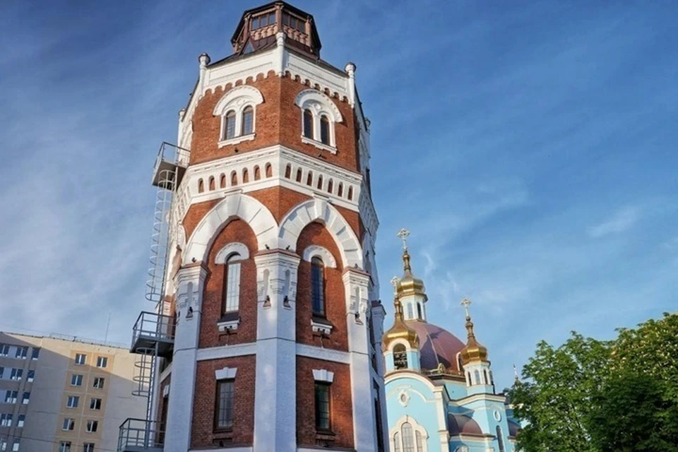 Водонапорная башня 1910 года стала главным архитектурным символом Мариуполя. Фото: ППК «Единый заказчик»