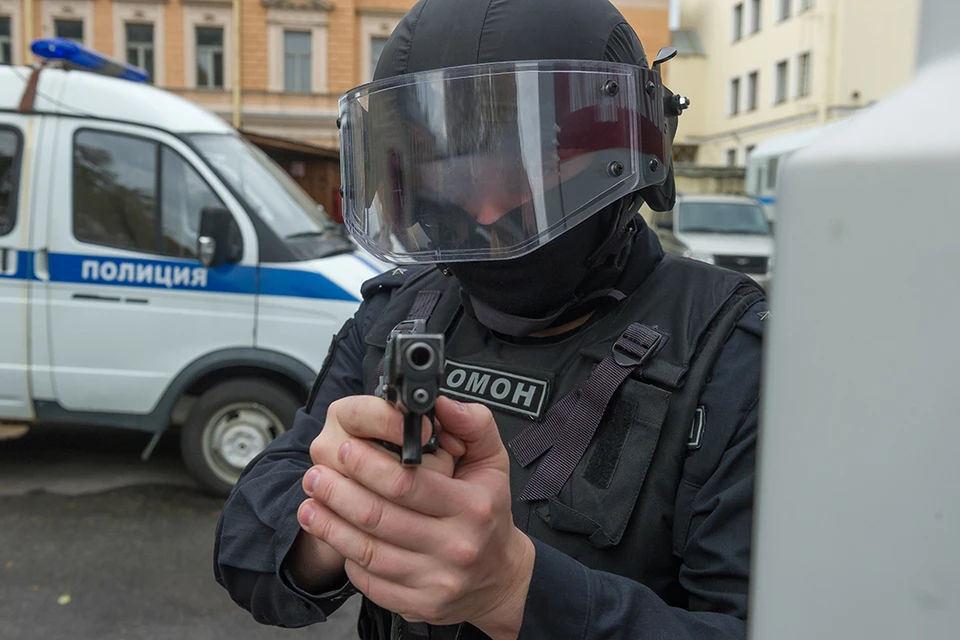 Полиция задержала нарушителя.