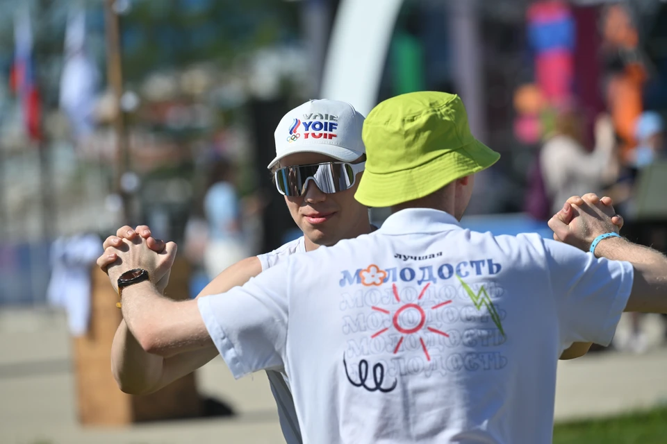 Пять молодежных центров Кубани получили фирменное брендирование