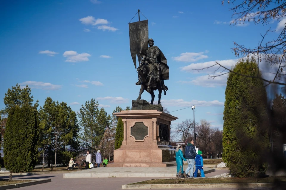 Самарское знамя — один из ярких примеров использования славянских цветов