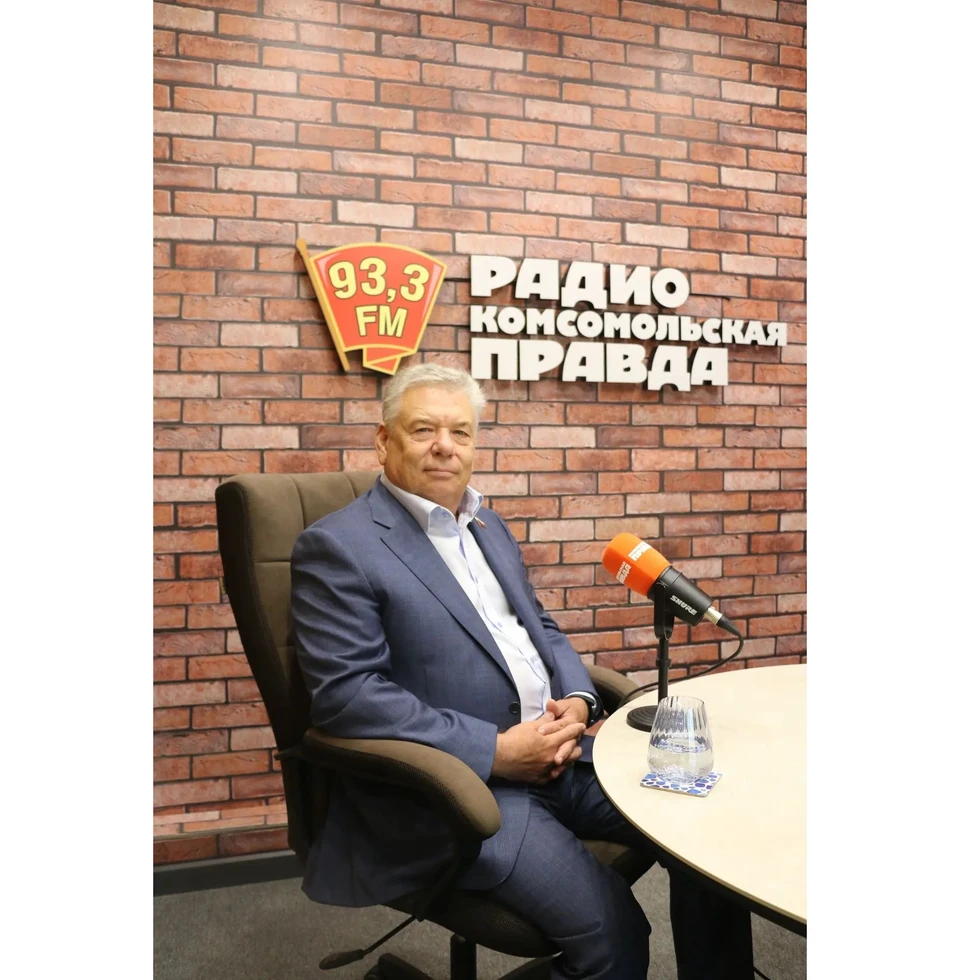 Сенатор Николай Воробьев на радио «Комсомольская правда» в Туле.