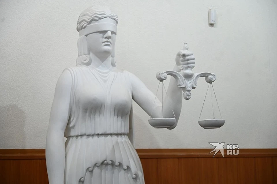 Уралец был оштрафован за желание нарисовать свастику шоколадом