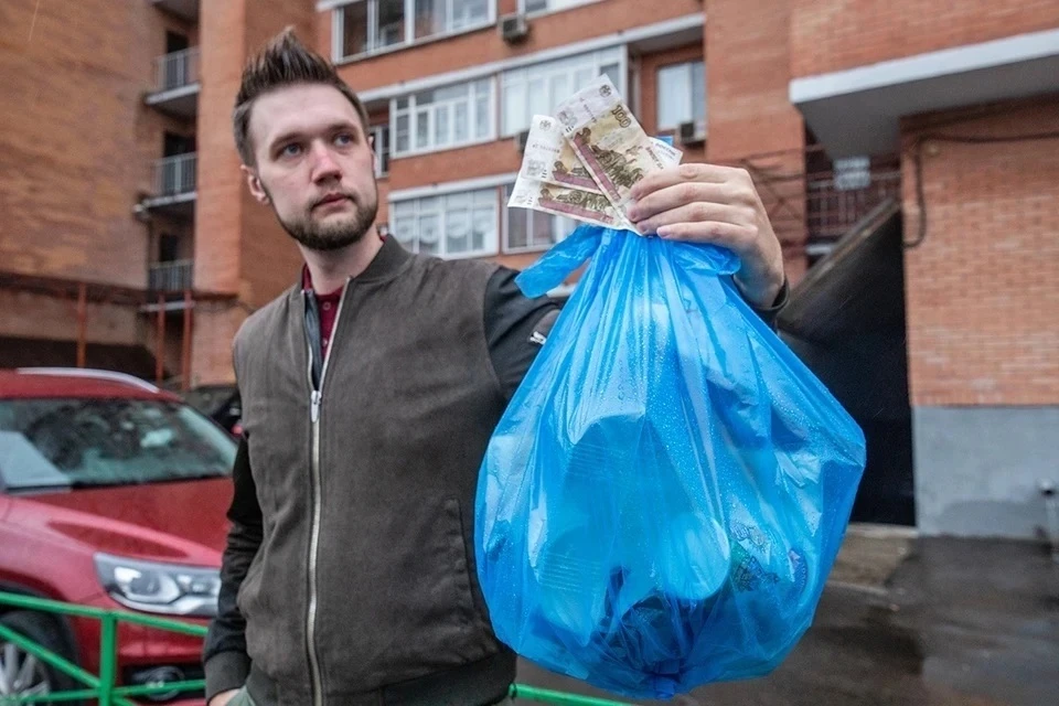 Привычка выбрасывать мусор из авто может дорого обойтись водителю.