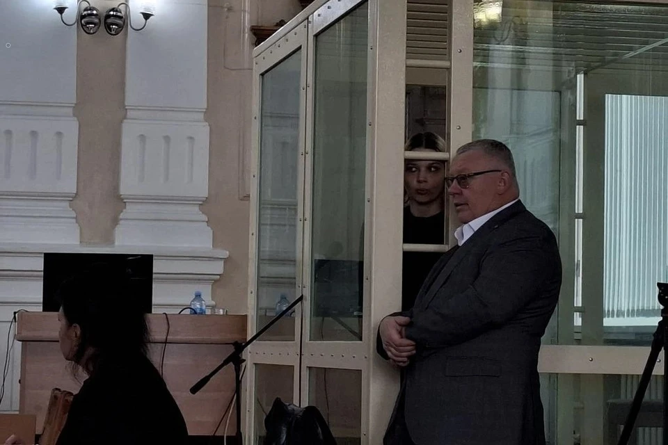 Заседание началось с опозданием.