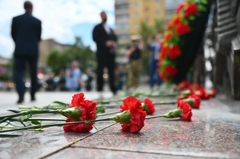 В Бытоме польские власти снесли памятник на кладбище советским воинам