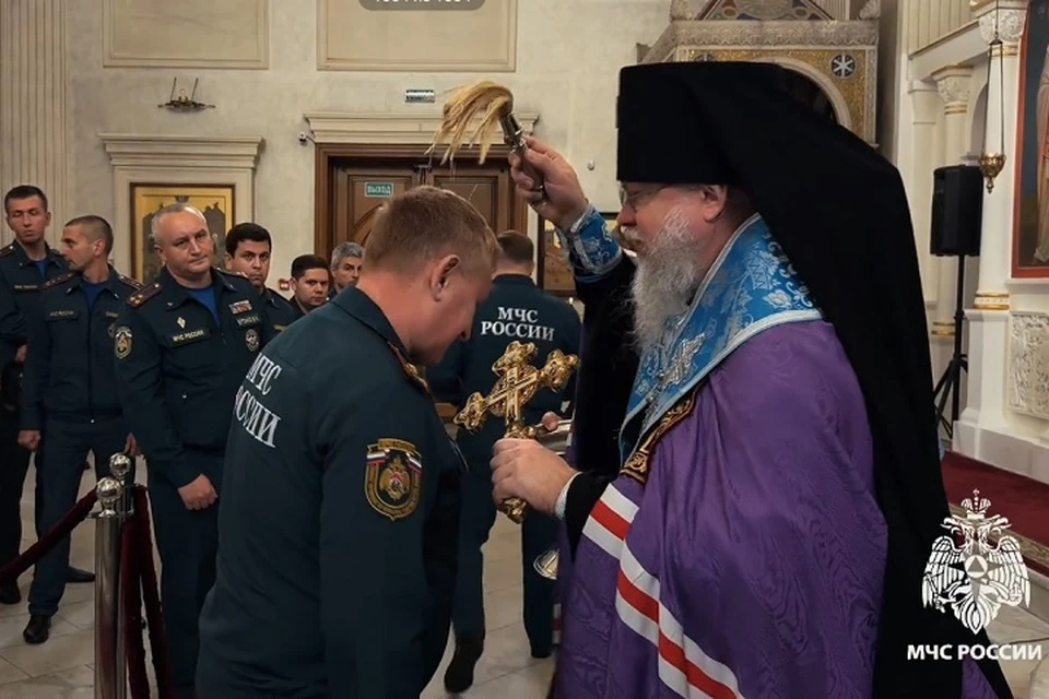 Пожарные и спасатели особо почитают «Неопалимую купину». Фото: стоп-кадр видео МЧС республики.