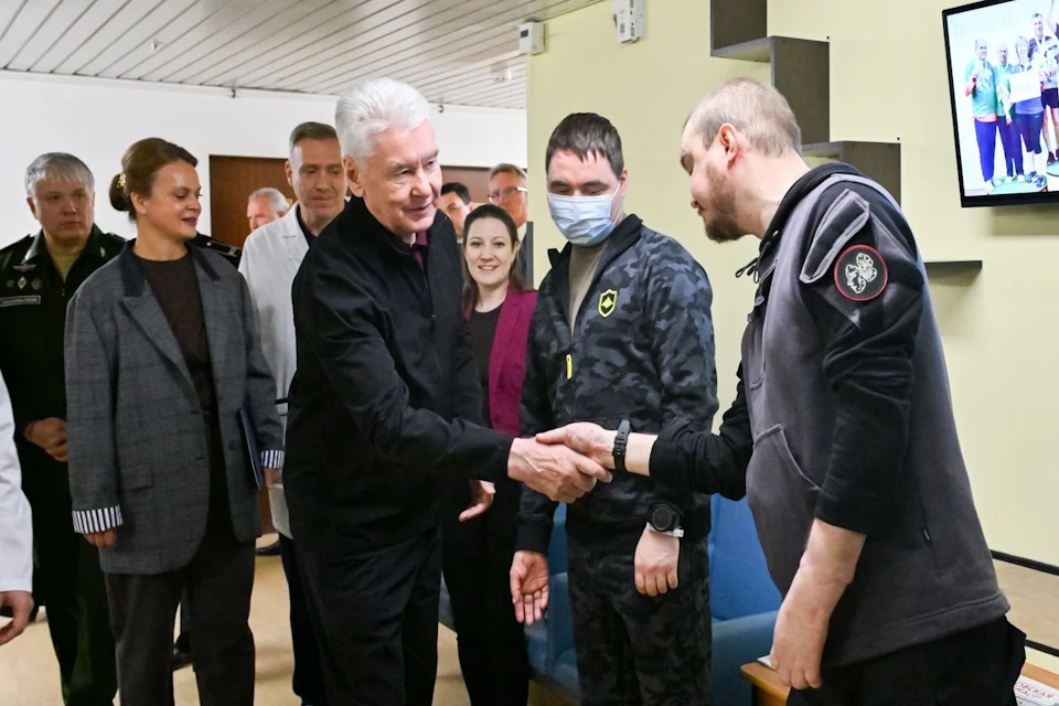Собянин поблагодарил московских врачей за помощь бойцам СВО со всей страны Фото: канал Сергея Собянина в «Максе»