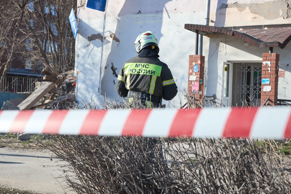 В Дмитриеве Курской области из-за атаки БПЛА выбило окна в девяти квартирах